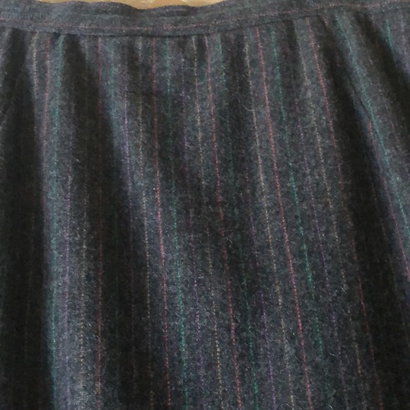 Wool tailor made grey with coloured spin stripe suit. - Picture 6 of 9